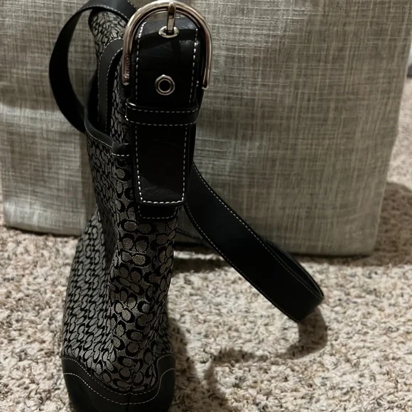 Pre-owned Coach Signature C Black Leather/canvas Crossbody Bag - Picture 3 of 10